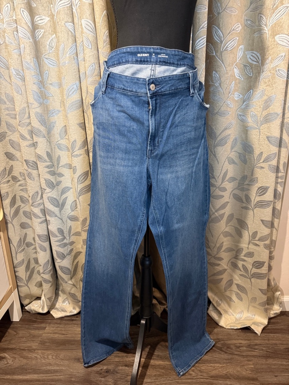 Old Navy Tall Mid-Rise Boot Cut Jeans in Medium Blue